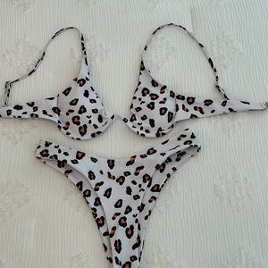 Cheeky leopard print bikini